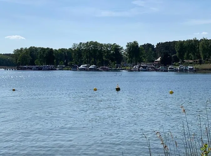 Gemuetlicher An Der Mecklenburgischen Seenplatte